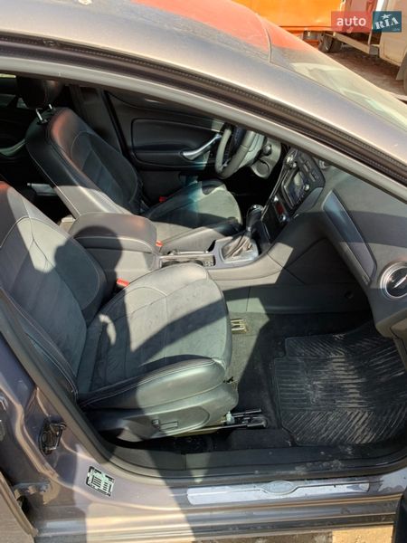 Седан Ford Mondeo 2011 в Львові