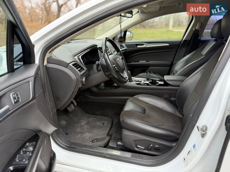 Седан Ford Mondeo 2016 в Миколаєві