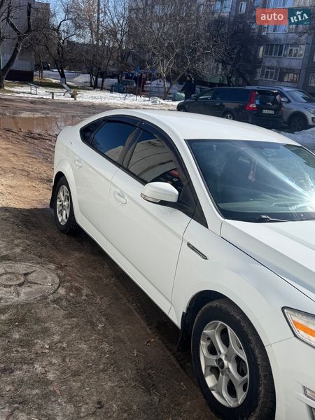 Лифтбек Ford Mondeo 2013 в Чернигове