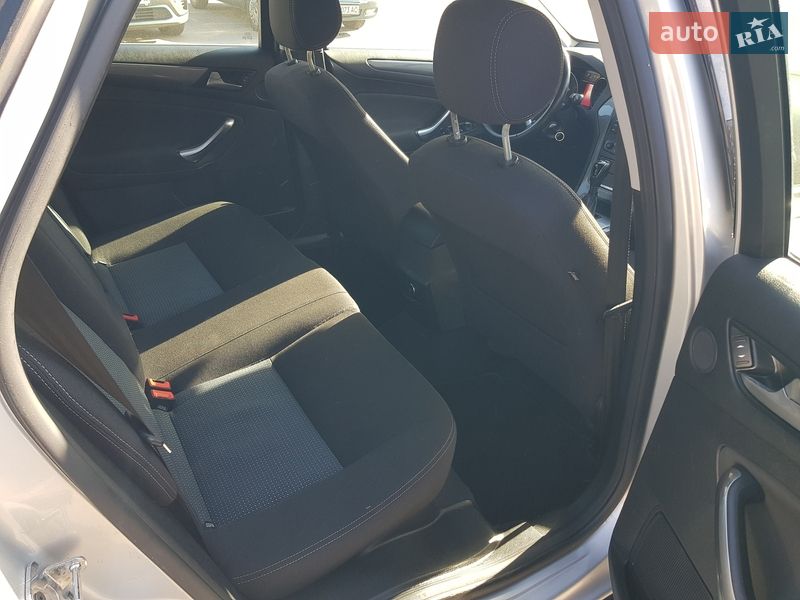 Универсал Ford Mondeo 2013 в Ровно