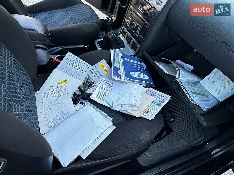 Седан Ford Mondeo 2006 в Надворной документ