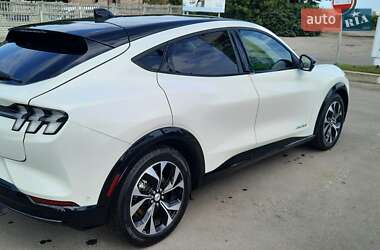 Позашляховик / Кросовер Ford Mustang Mach-E 2021 в 
