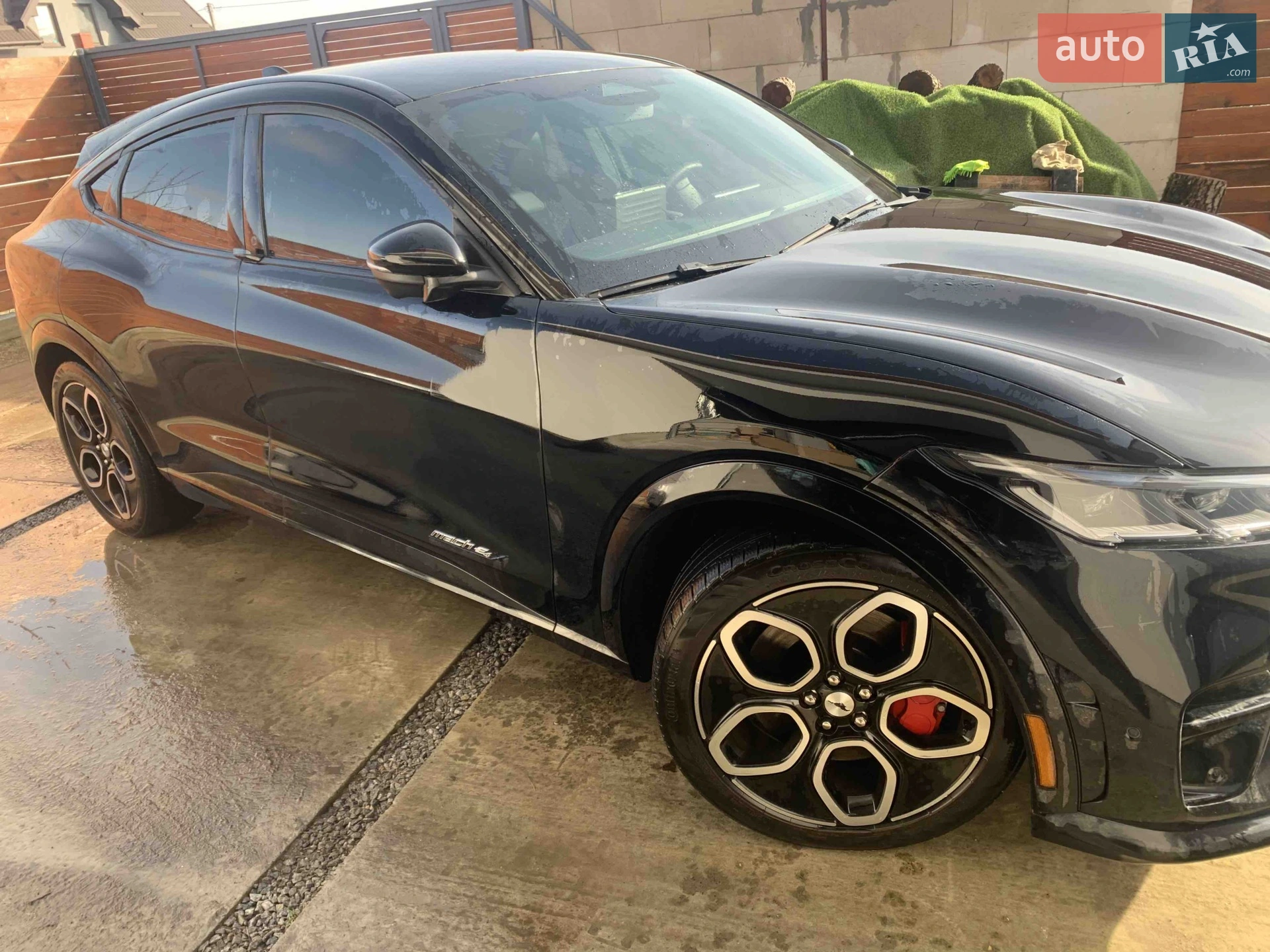 2022 Ford Mustang Mach-E - мініатюра 4