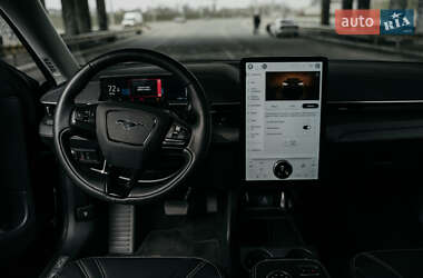 Внедорожник / Кроссовер Ford Mustang Mach-E 2020 в 