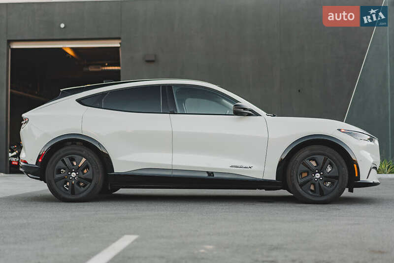 Позашляховик / Кросовер Ford Mustang Mach-E 2022 в Львові