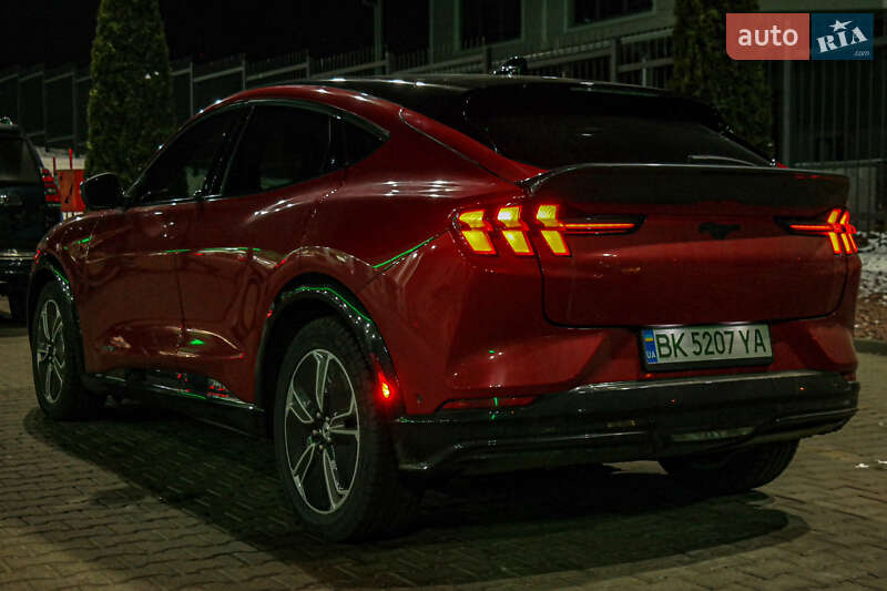 Позашляховик / Кросовер Ford Mustang Mach-E 2023 в Рівному