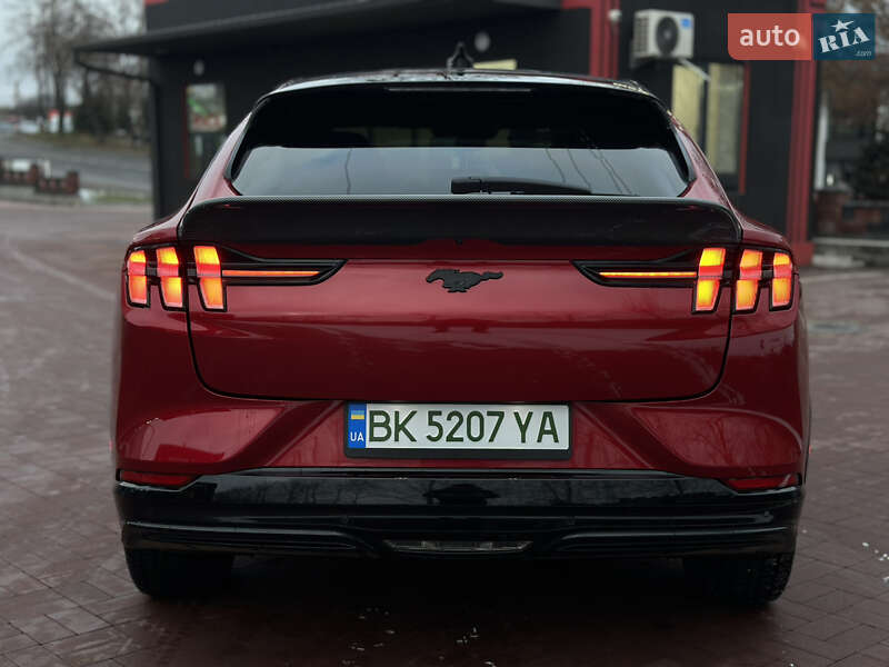 Позашляховик / Кросовер Ford Mustang Mach-E 2023 в Рівному