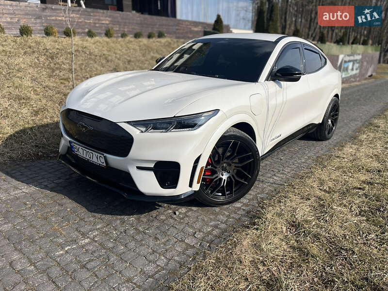 Внедорожник / Кроссовер Ford Mustang Mach-E 2021 в 