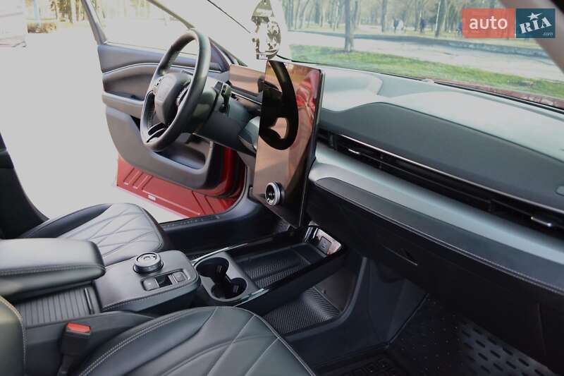 Позашляховик / Кросовер Ford Mustang Mach-E 2021 в Дніпрі