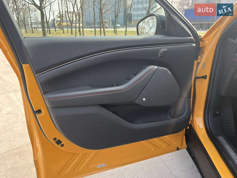 Позашляховик / Кросовер Ford Mustang Mach-E 2023 в Дніпрі
