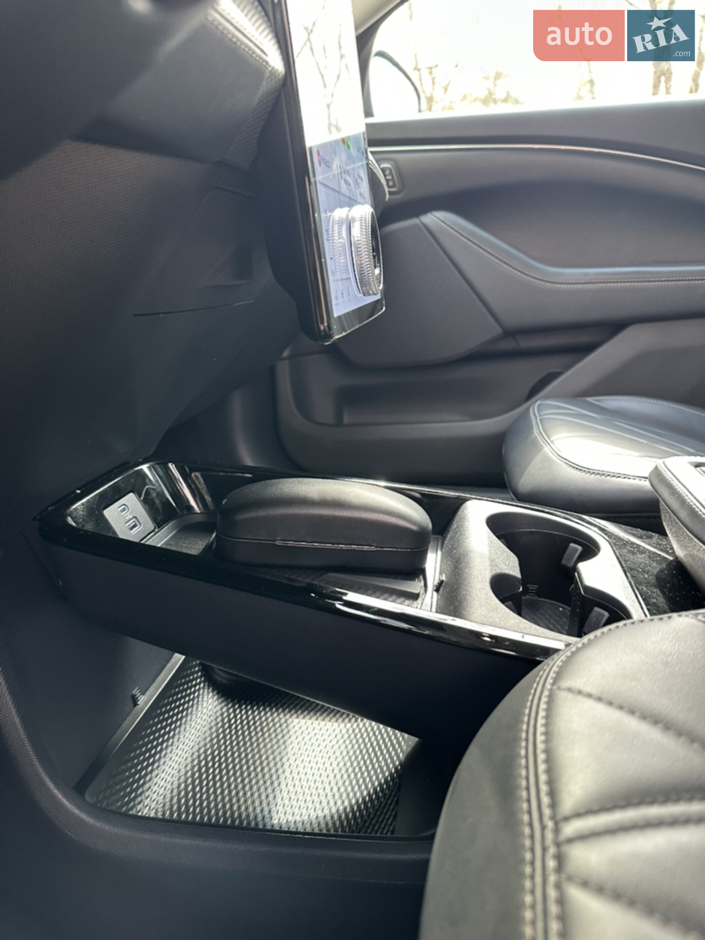 2022 Ford Mustang Mach-E - мініатюра 37