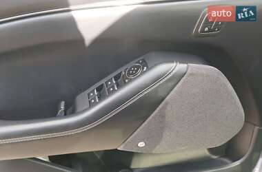 Позашляховик / Кросовер Ford Mustang Mach-E 2021 в 
