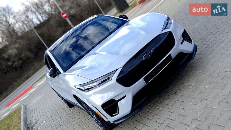 Позашляховик / Кросовер Ford Mustang Mach-E 2022 в 