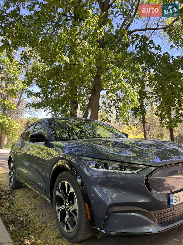 Позашляховик / Кросовер Ford Mustang Mach-E 2021 в 
