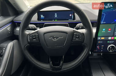 Позашляховик / Кросовер Ford Mustang Mach-E 2021 в 