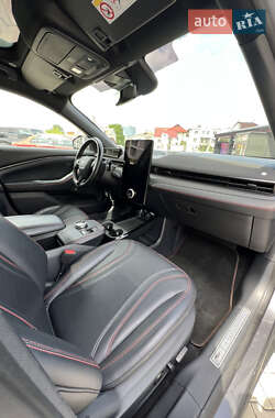 Внедорожник / Кроссовер Ford Mustang Mach-E 2021 в 