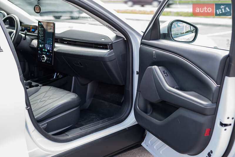 Позашляховик / Кросовер Ford Mustang Mach-E 2021 в Рівному