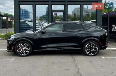 Позашляховик / Кросовер Ford Mustang Mach-E 2021 в 