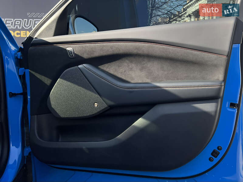 Внедорожник / Кроссовер Ford Mustang Mach-E 2022 в Киеве