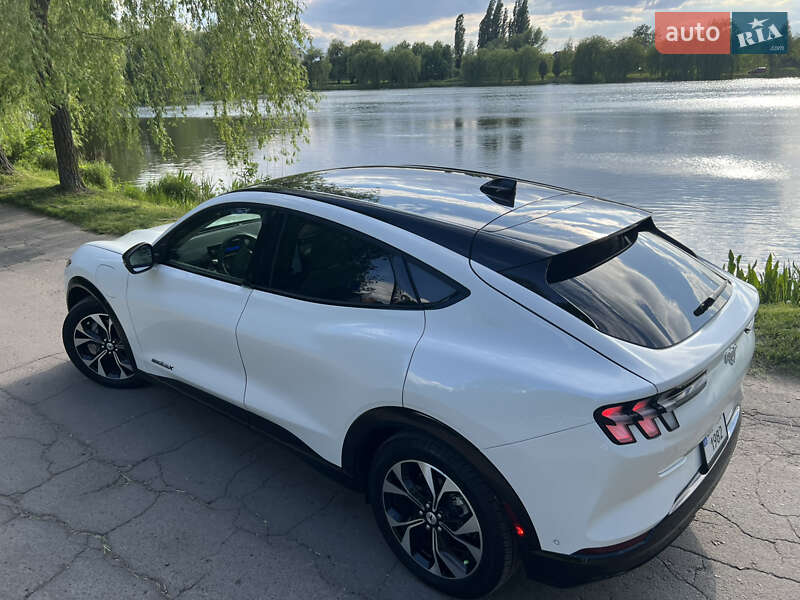 Позашляховик / Кросовер Ford Mustang Mach-E 2023 в Рівному