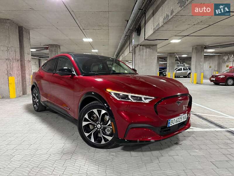 Внедорожник / Кроссовер Ford Mustang Mach-E 2021 в 