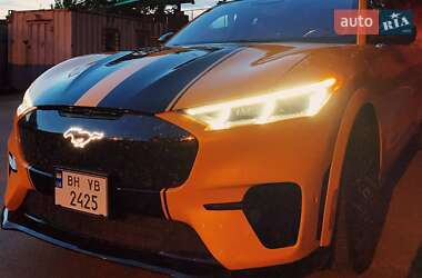 Внедорожник / Кроссовер Ford Mustang Mach-E 2021 в 