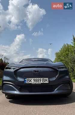 Позашляховик / Кросовер Ford Mustang Mach-E 2021 в 