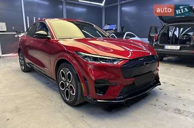 Позашляховик / Кросовер Ford Mustang Mach-E 2021 в Чернівцях