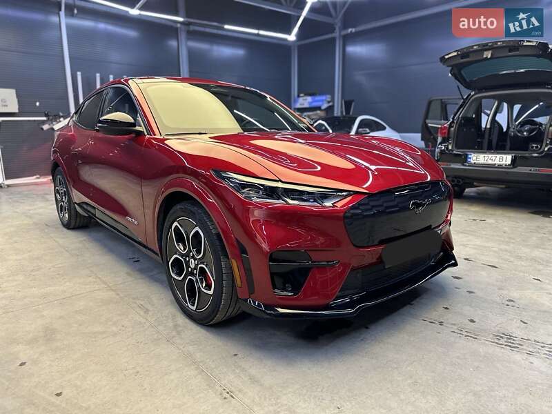 Внедорожник / Кроссовер Ford Mustang Mach-E 2021 в 