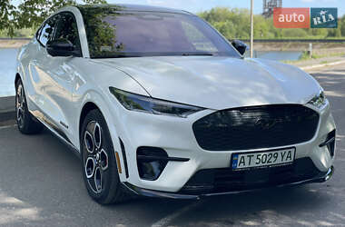 Позашляховик / Кросовер Ford Mustang Mach-E 2022 в 