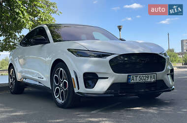 Позашляховик / Кросовер Ford Mustang Mach-E 2022 в 