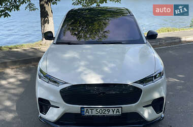 Позашляховик / Кросовер Ford Mustang Mach-E 2022 в 