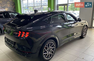 Внедорожник / Кроссовер Ford Mustang Mach-E 2021 в 