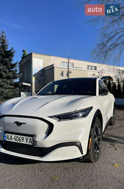 Позашляховик / Кросовер Ford Mustang Mach-E 2022 в 