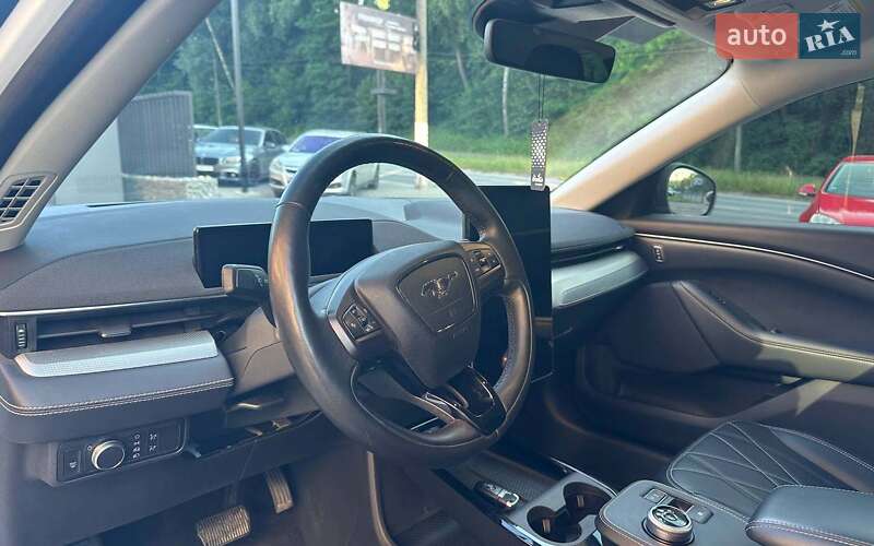 Позашляховик / Кросовер Ford Mustang Mach-E 2021 в Чернівцях
