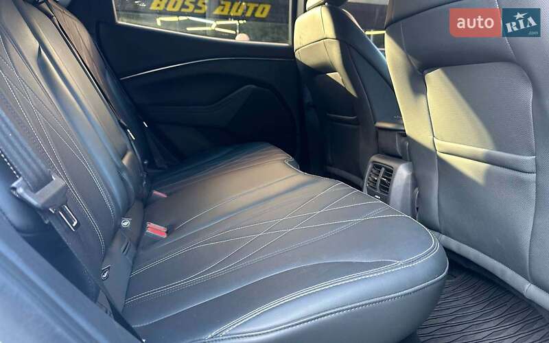 Позашляховик / Кросовер Ford Mustang Mach-E 2021 в Чернівцях