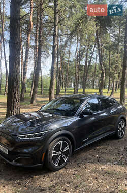 Позашляховик / Кросовер Ford Mustang Mach-E 2022 в 
