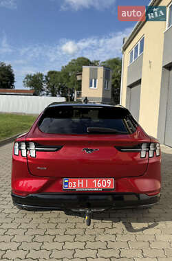 Позашляховик / Кросовер Ford Mustang Mach-E 2021 в 