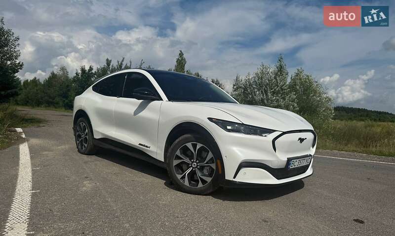 Позашляховик / Кросовер Ford Mustang Mach-E 2022 в 