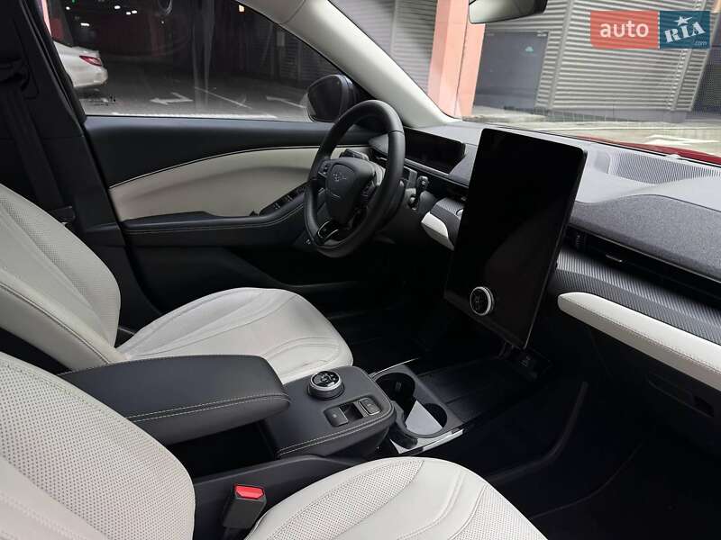 Позашляховик / Кросовер Ford Mustang Mach-E 2021 в Києві фото 17 Позашляховик / Кросовер Ford Mustang Mach-E 2021 в Києві