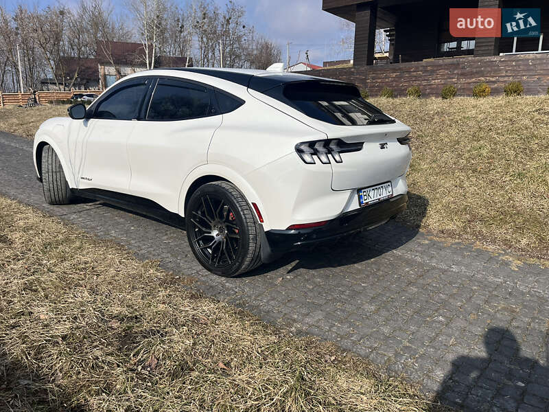 Позашляховик / Кросовер Ford Mustang Mach-E 2021 в Рівному