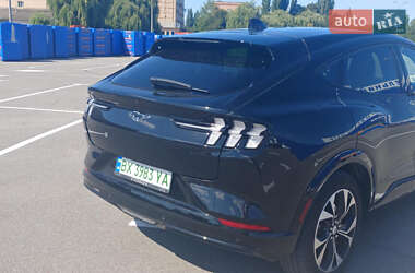 Позашляховик / Кросовер Ford Mustang Mach-E 2023 в 