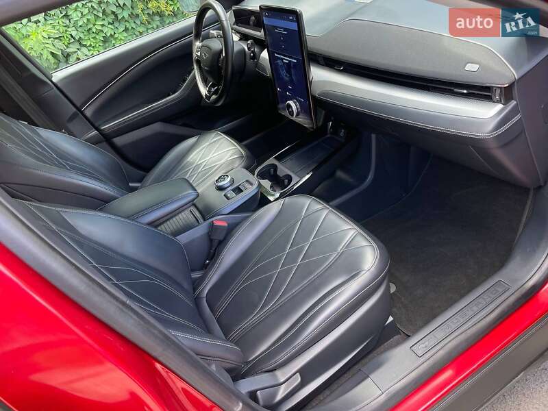 Позашляховик / Кросовер Ford Mustang Mach-E 2022 в Рівному