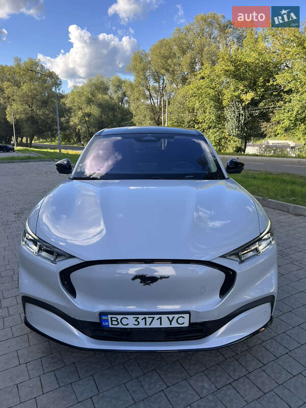 Позашляховик / Кросовер Ford Mustang Mach-E 2022 в Новояворівську