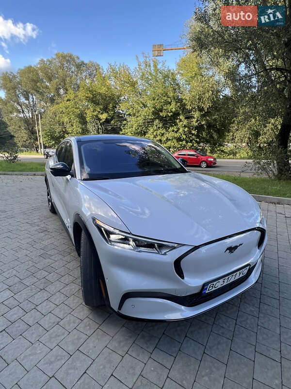 Позашляховик / Кросовер Ford Mustang Mach-E 2022 в Новояворівську