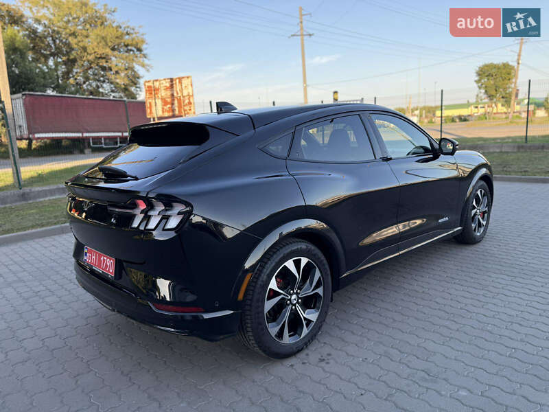 Позашляховик / Кросовер Ford Mustang Mach-E 2021 в Радехові