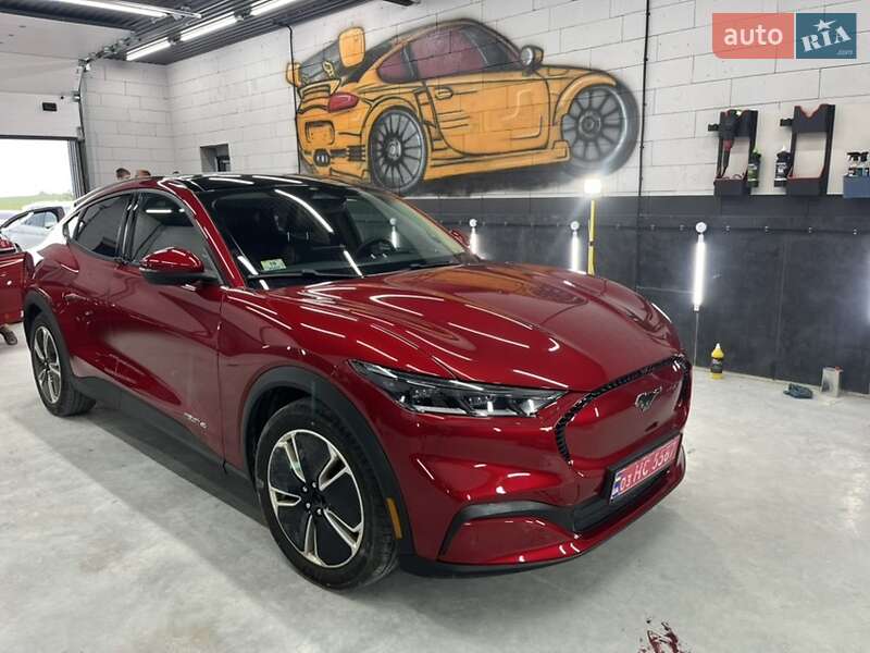 Позашляховик / Кросовер Ford Mustang Mach-E 2021 в 