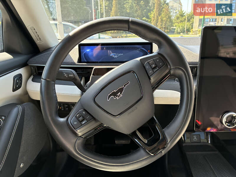 Позашляховик / Кросовер Ford Mustang Mach-E 2021 в Івано-Франківську