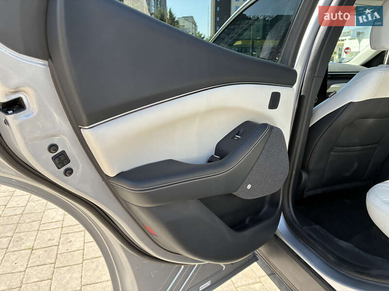 Позашляховик / Кросовер Ford Mustang Mach-E 2021 в Івано-Франківську