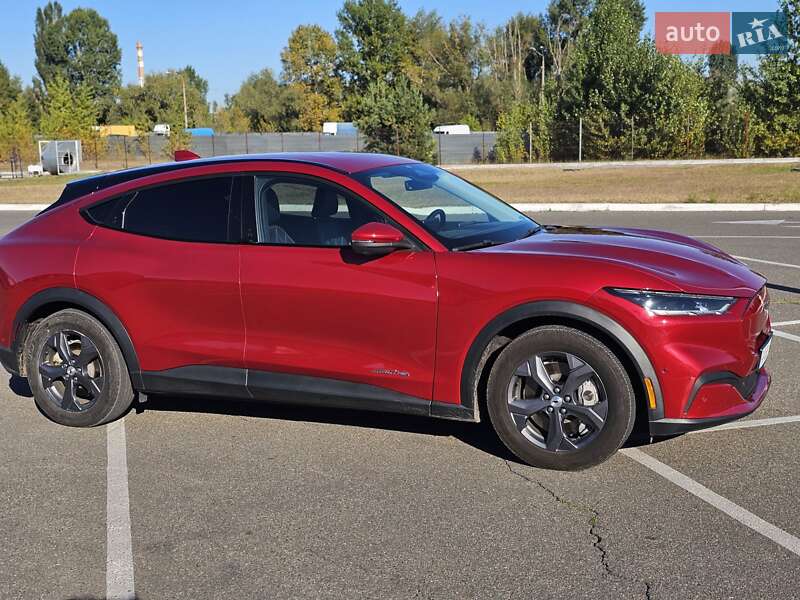 Позашляховик / Кросовер Ford Mustang Mach-E 2021 в Києві